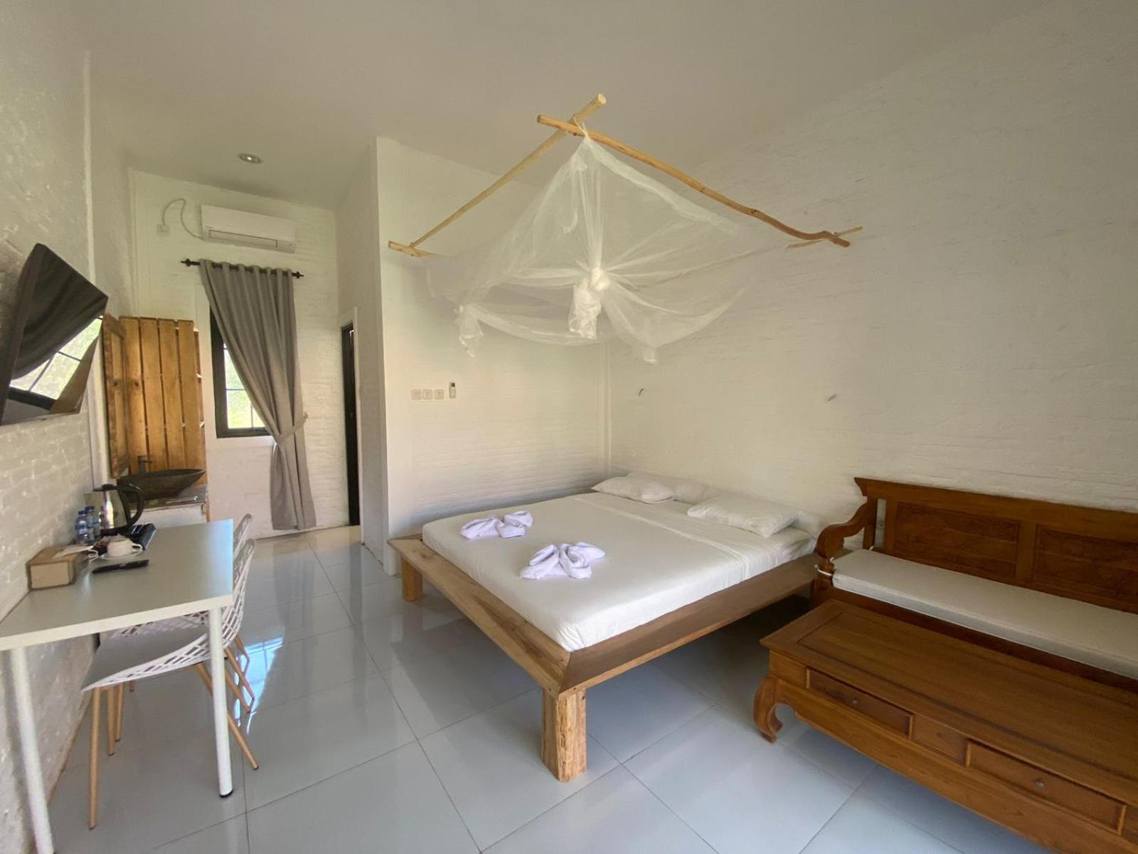 Pasir Putih Resort & Resto Maluk Exterior foto